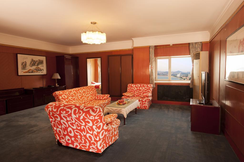 Donghai Grand Hotel Qingdao Cameră foto
